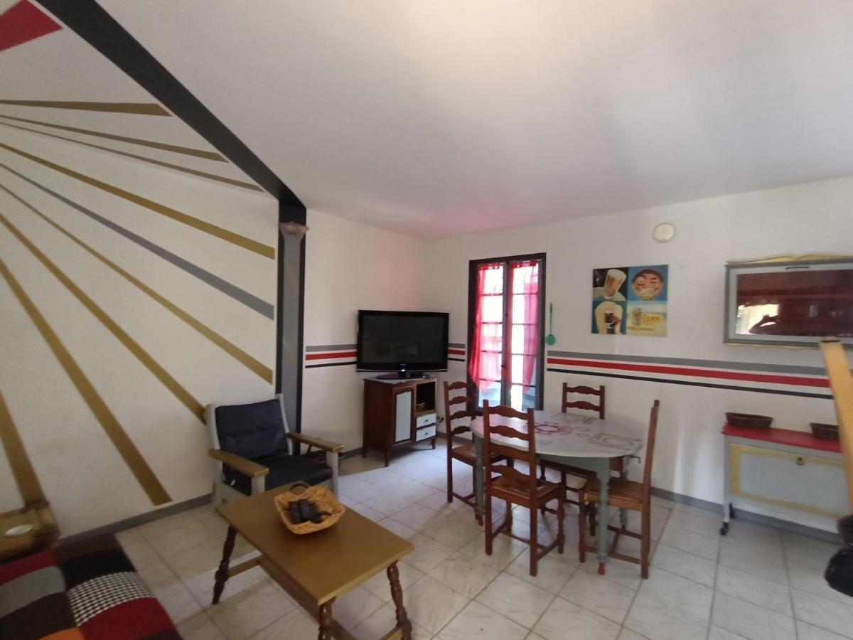 Appartement location saisonnière curiste à Montesquieu  Extérieur photo